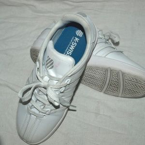 Cool tennis shoes